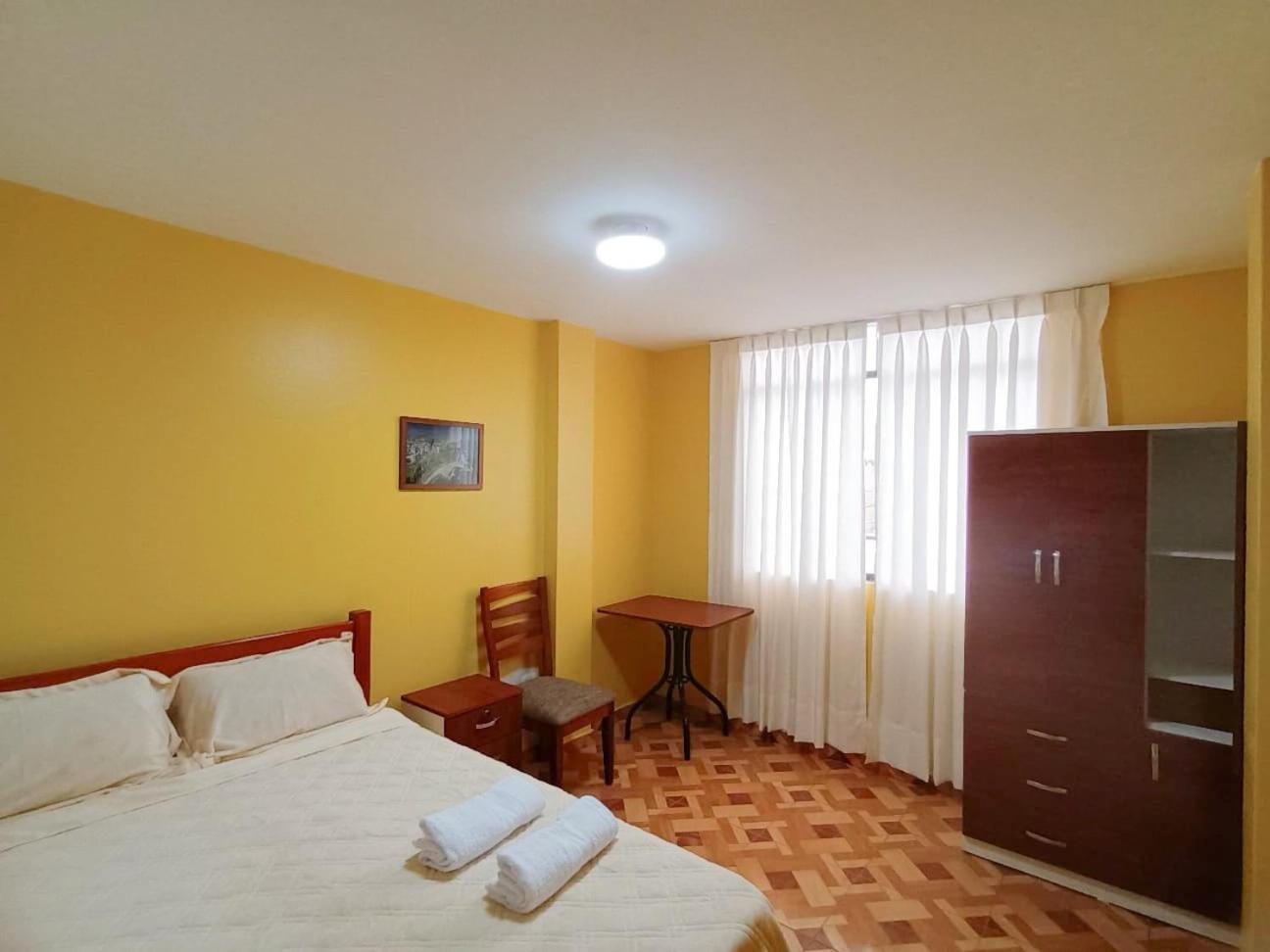 Close To Airport - Free One Time Pickup - A Y J Familia Lima Bagian luar foto