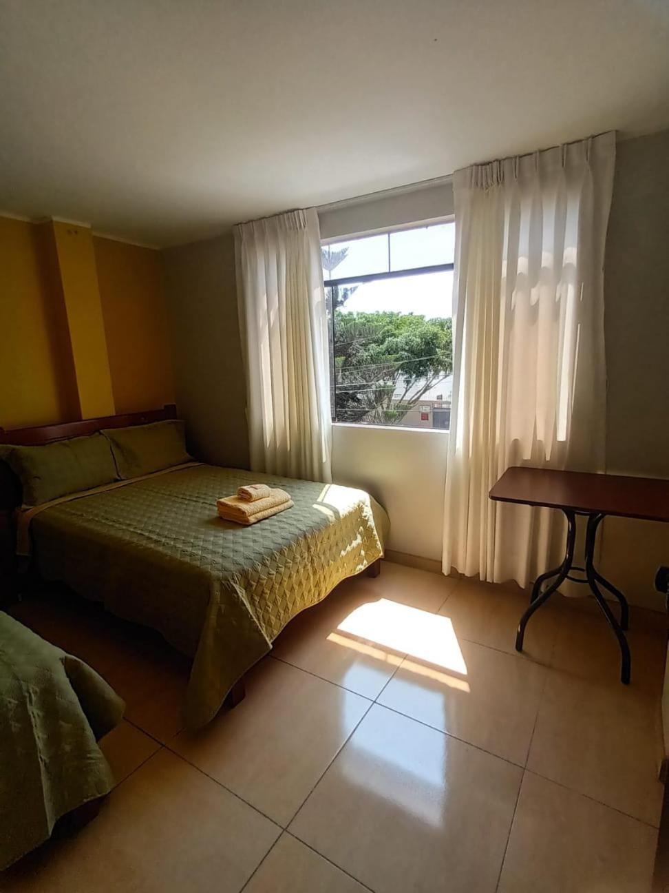 Close To Airport - Free One Time Pickup - A Y J Familia Lima Bagian luar foto