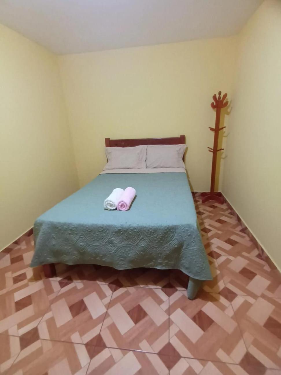 Close To Airport - Free One Time Pickup - A Y J Familia Lima Bagian luar foto