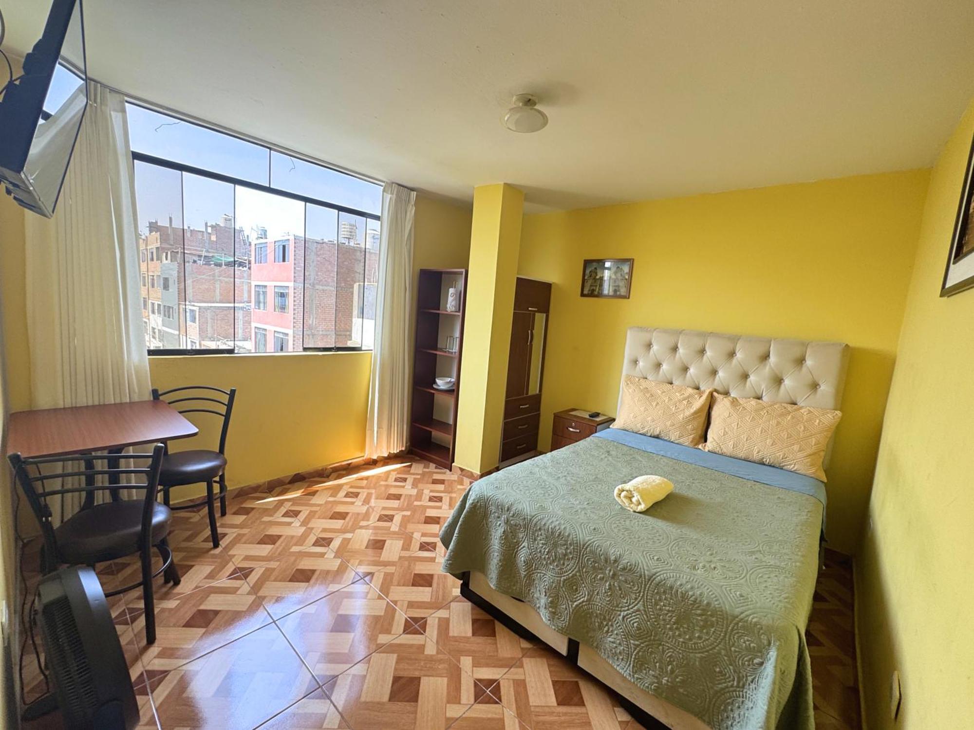 Close To Airport - Free One Time Pickup - A Y J Familia Lima Bagian luar foto